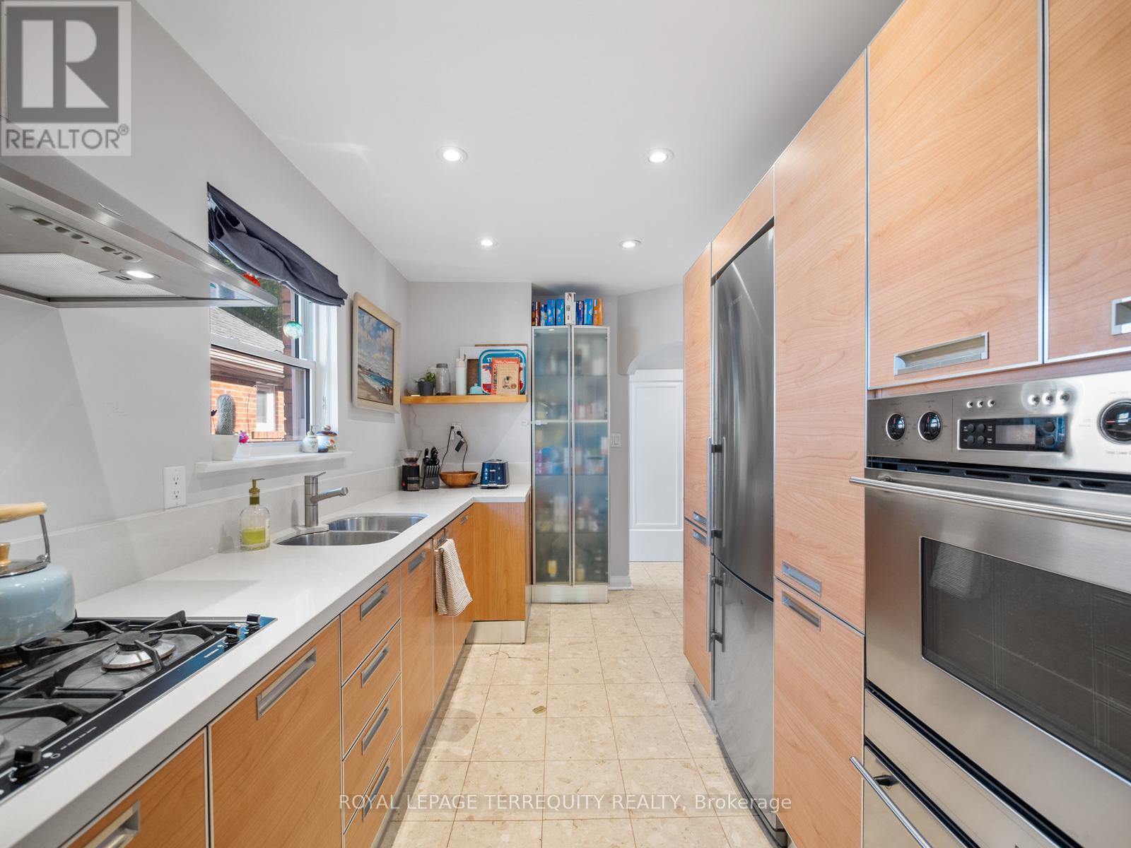 53 Glenroy Avenue, Toronto, Ontario  M8Y 2M3 - Photo 5 - W12460103