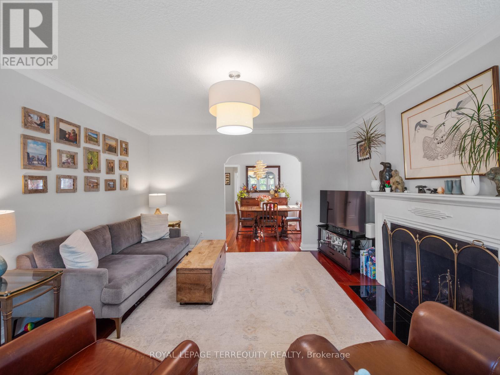 53 Glenroy Avenue, Toronto, Ontario  M8Y 2M3 - Photo 8 - W12460103