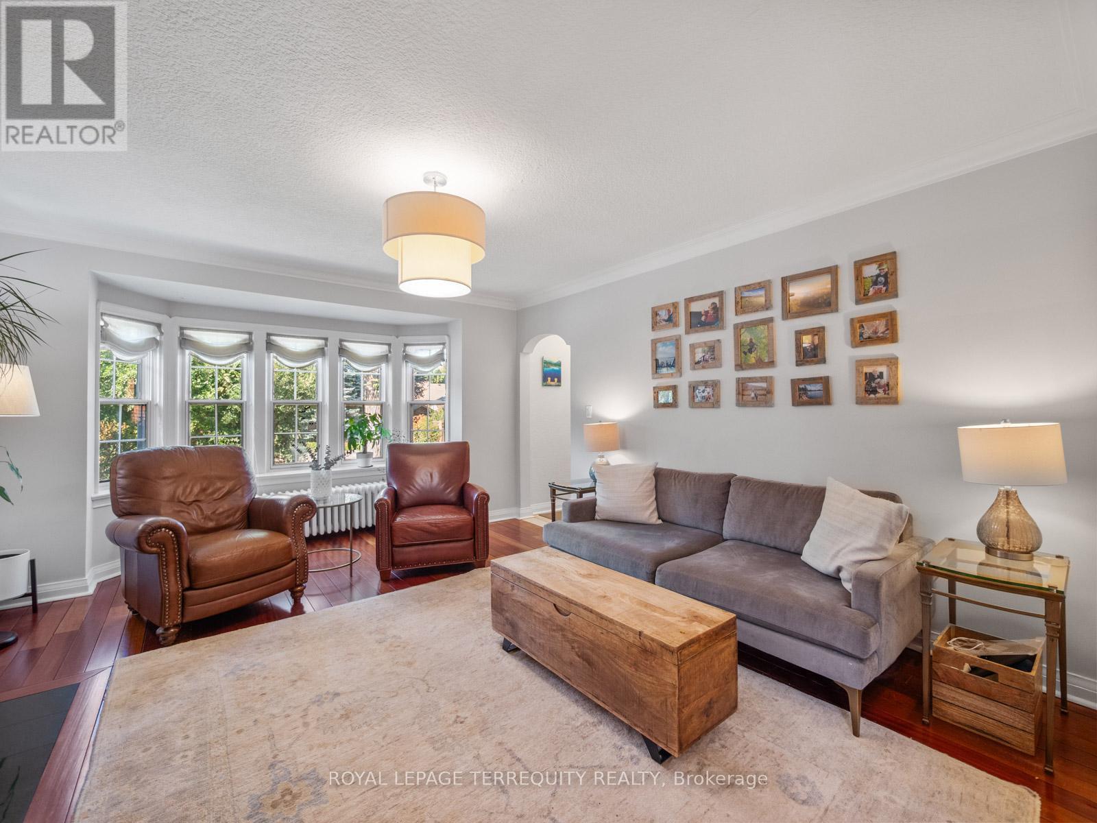 53 Glenroy Avenue, Toronto, Ontario  M8Y 2M3 - Photo 9 - W12460103