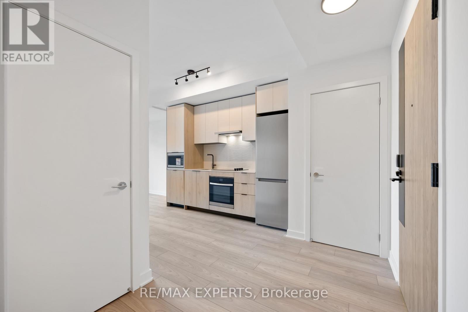 307 - 1007 The Queensway, Toronto, Ontario  M8Z 0C6 - Photo 3 - W12460112