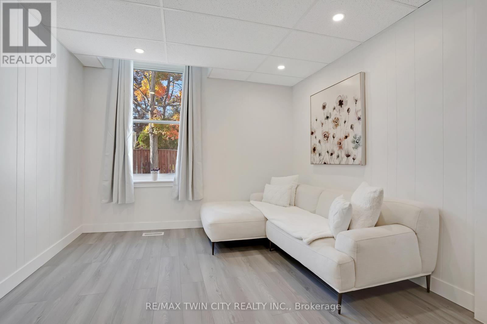 7 Frederick Street S, Halton Hills, Ontario  L7J 2B7 - Photo 12 - W12460120