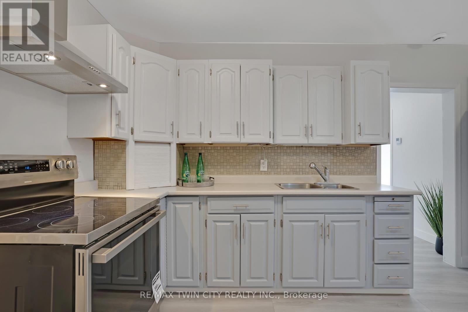 7 Frederick Street S, Halton Hills, Ontario  L7J 2B7 - Photo 18 - W12460120