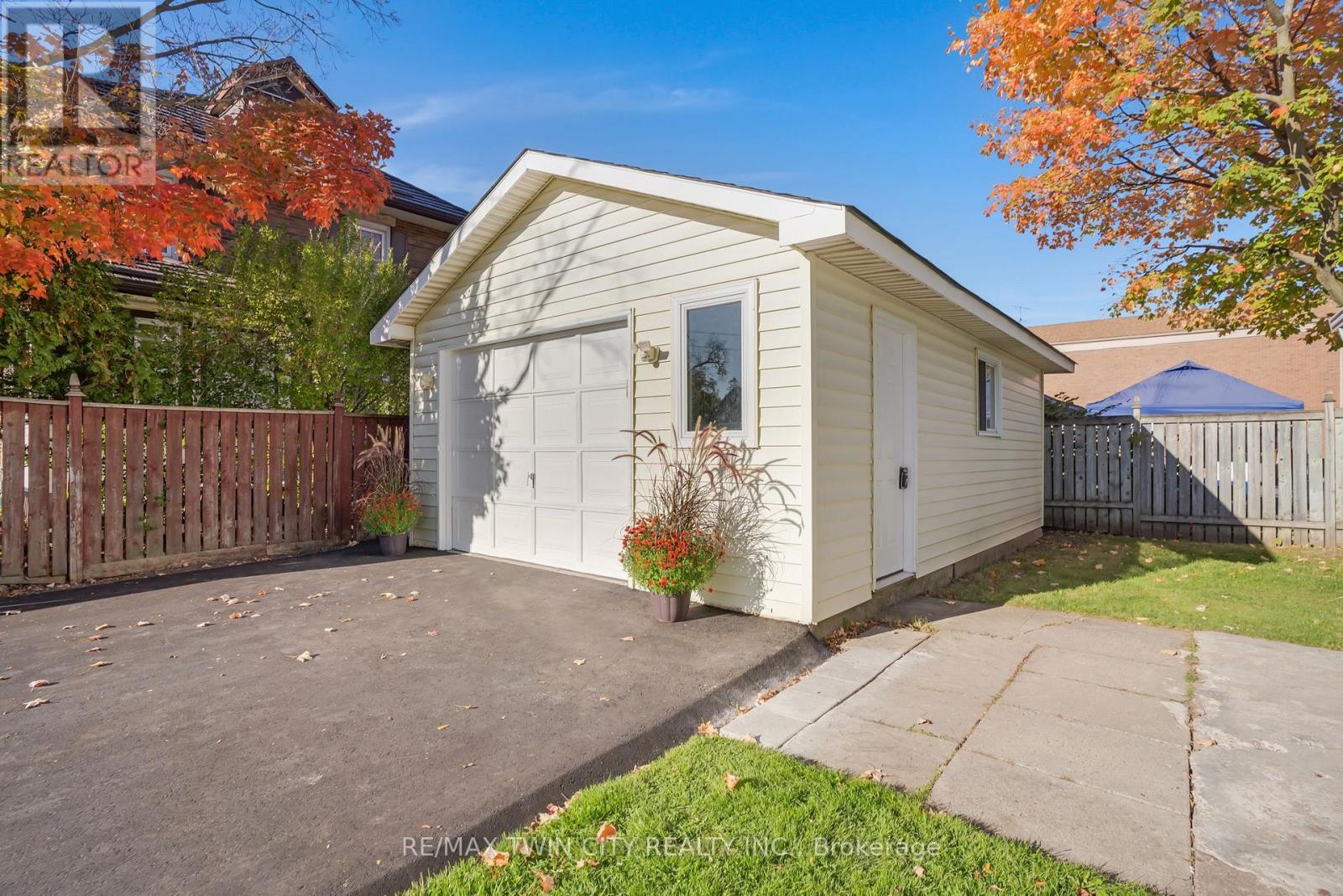 7 Frederick Street S, Halton Hills, Ontario  L7J 2B7 - Photo 19 - W12460120
