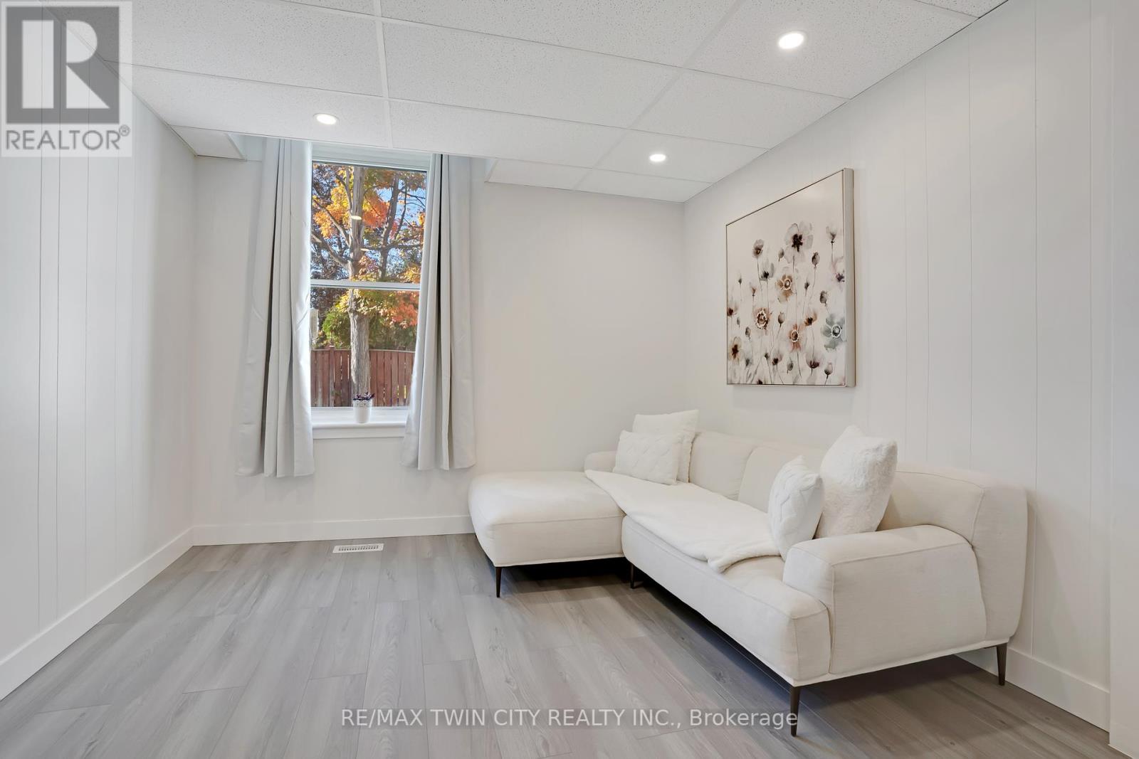 7 Frederick Street S, Halton Hills, Ontario  L7J 2B7 - Photo 12 - W12460130