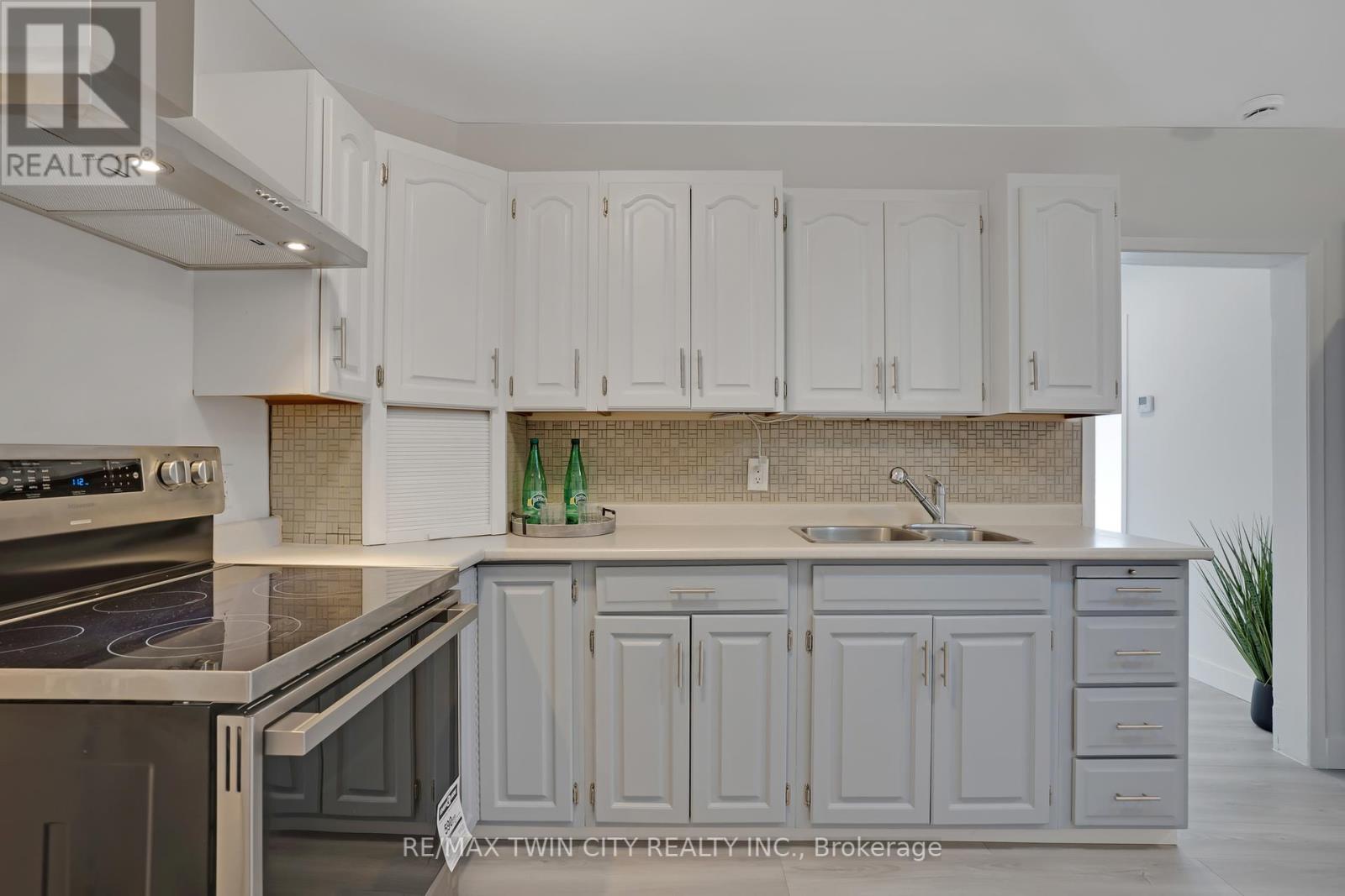 7 Frederick Street S, Halton Hills, Ontario  L7J 2B7 - Photo 13 - W12460130