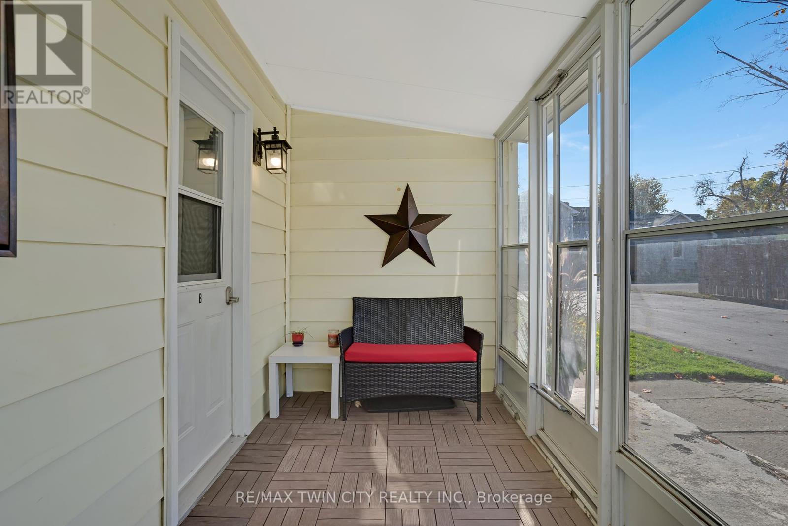 7 Frederick Street S, Halton Hills, Ontario  L7J 2B7 - Photo 26 - W12460130