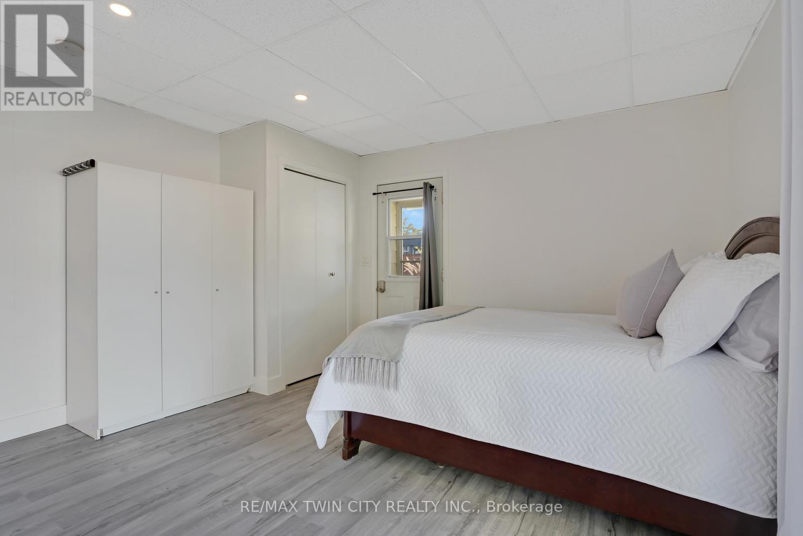 7 Frederick Street S, Halton Hills, Ontario  L7J 2B7 - Photo 31 - W12460130