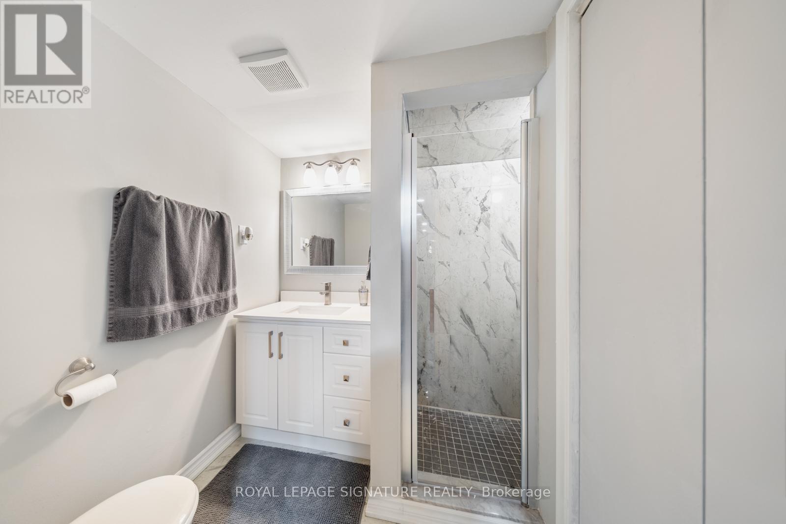 63 Collingdale Road, Toronto, Ontario  M9V 3R2 - Photo 41 - W12460138