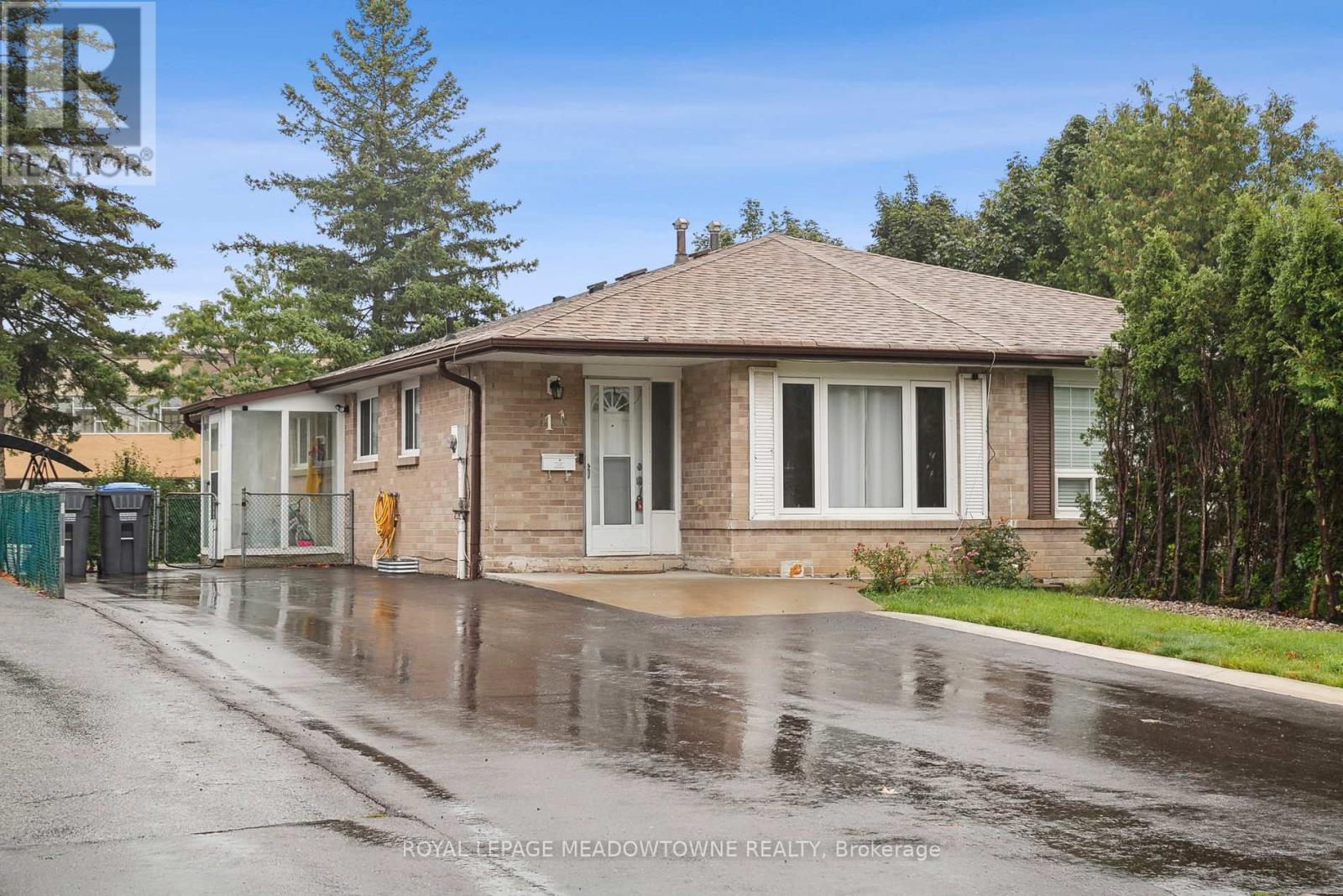 UPPER - 11 JUNIPER CRESCENT, Brampton, Ontario