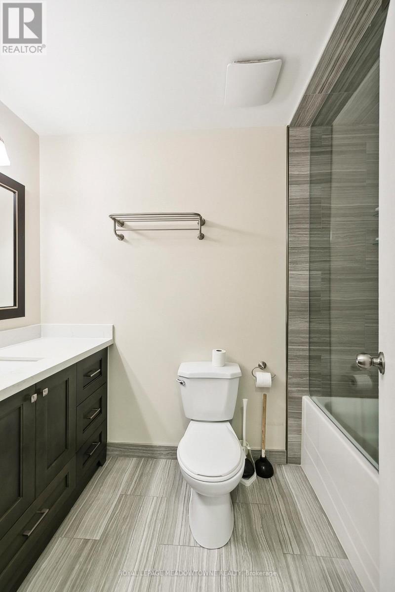 Upper - 11 Juniper Crescent, Brampton, Ontario  L6S 1J9 - Photo 10 - W12460149