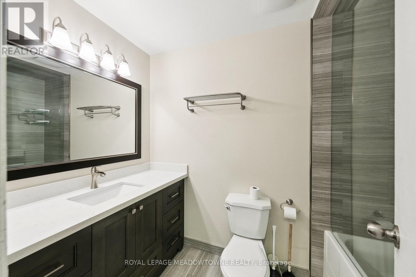 Upper - 11 Juniper Crescent, Brampton, Ontario  L6S 1J9 - Photo 9 - W12460149