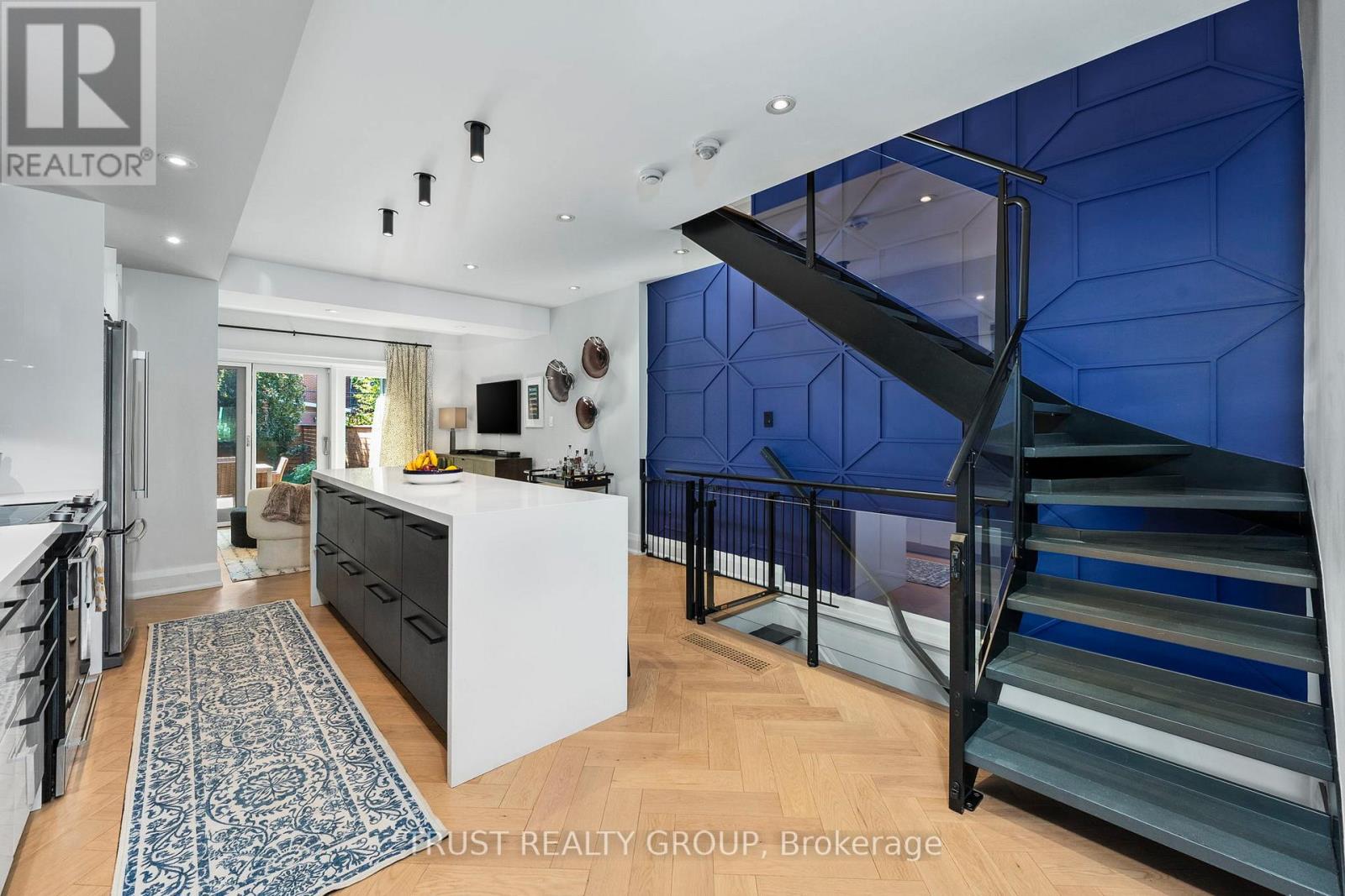 153 Wallace Avenue, Toronto, Ontario  M6H 1V1 - Photo 13 - W12460152
