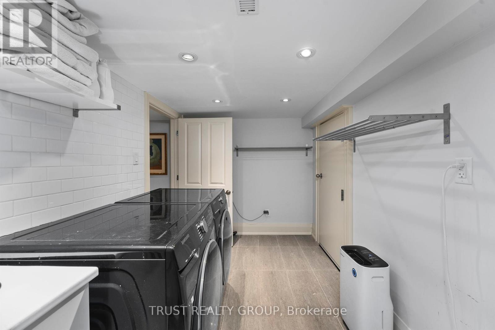 153 Wallace Avenue, Toronto, Ontario  M6H 1V1 - Photo 31 - W12460152