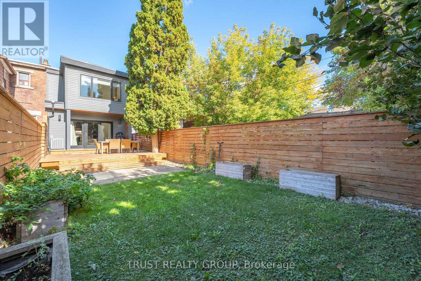 153 Wallace Avenue, Toronto, Ontario  M6H 1V1 - Photo 35 - W12460152