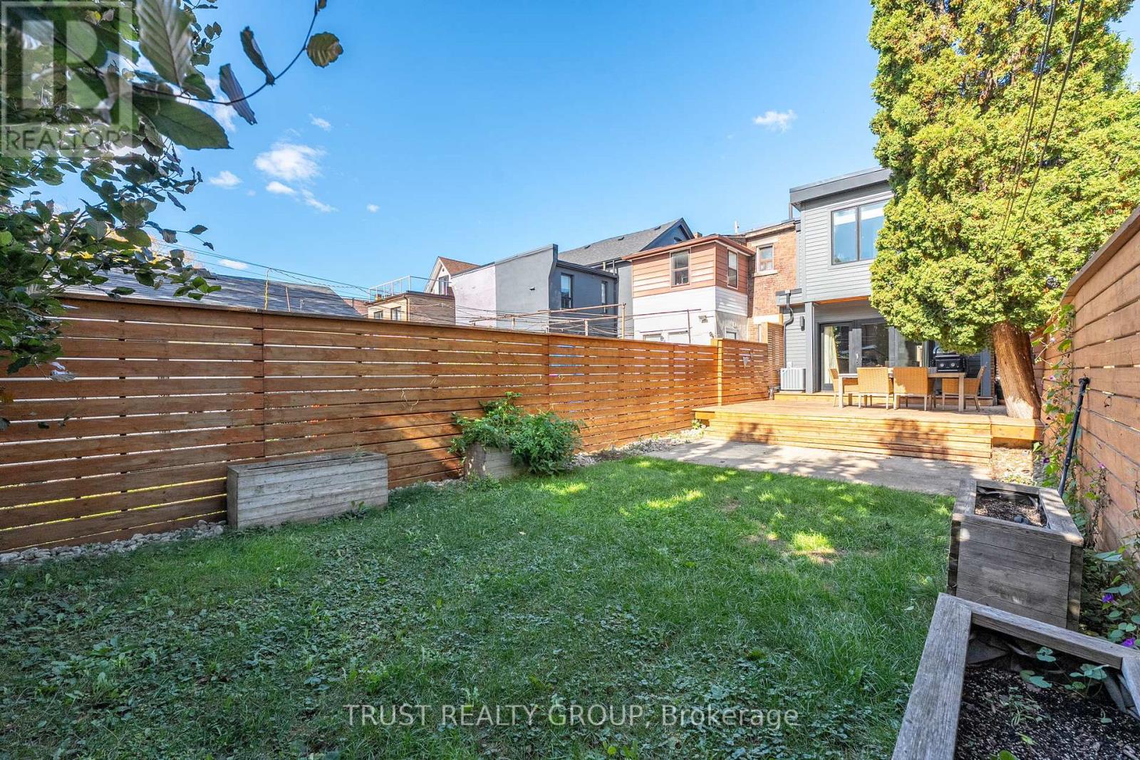 153 Wallace Avenue, Toronto, Ontario  M6H 1V1 - Photo 37 - W12460152