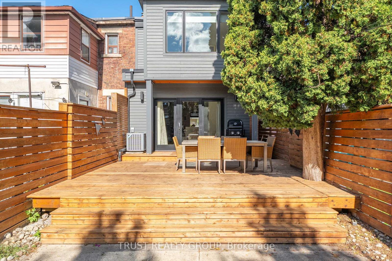 153 Wallace Avenue, Toronto, Ontario  M6H 1V1 - Photo 38 - W12460152