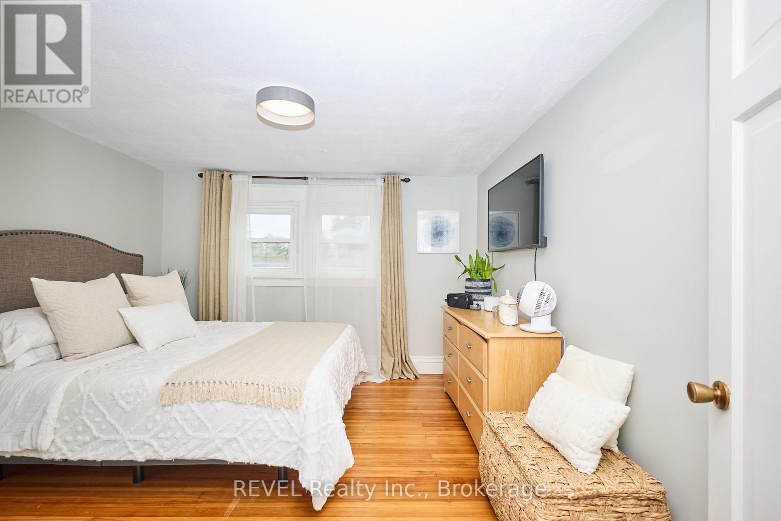 5849 Symmes Street, Niagara Falls, Ontario  L2G 2G4 - Photo 27 - X12406816