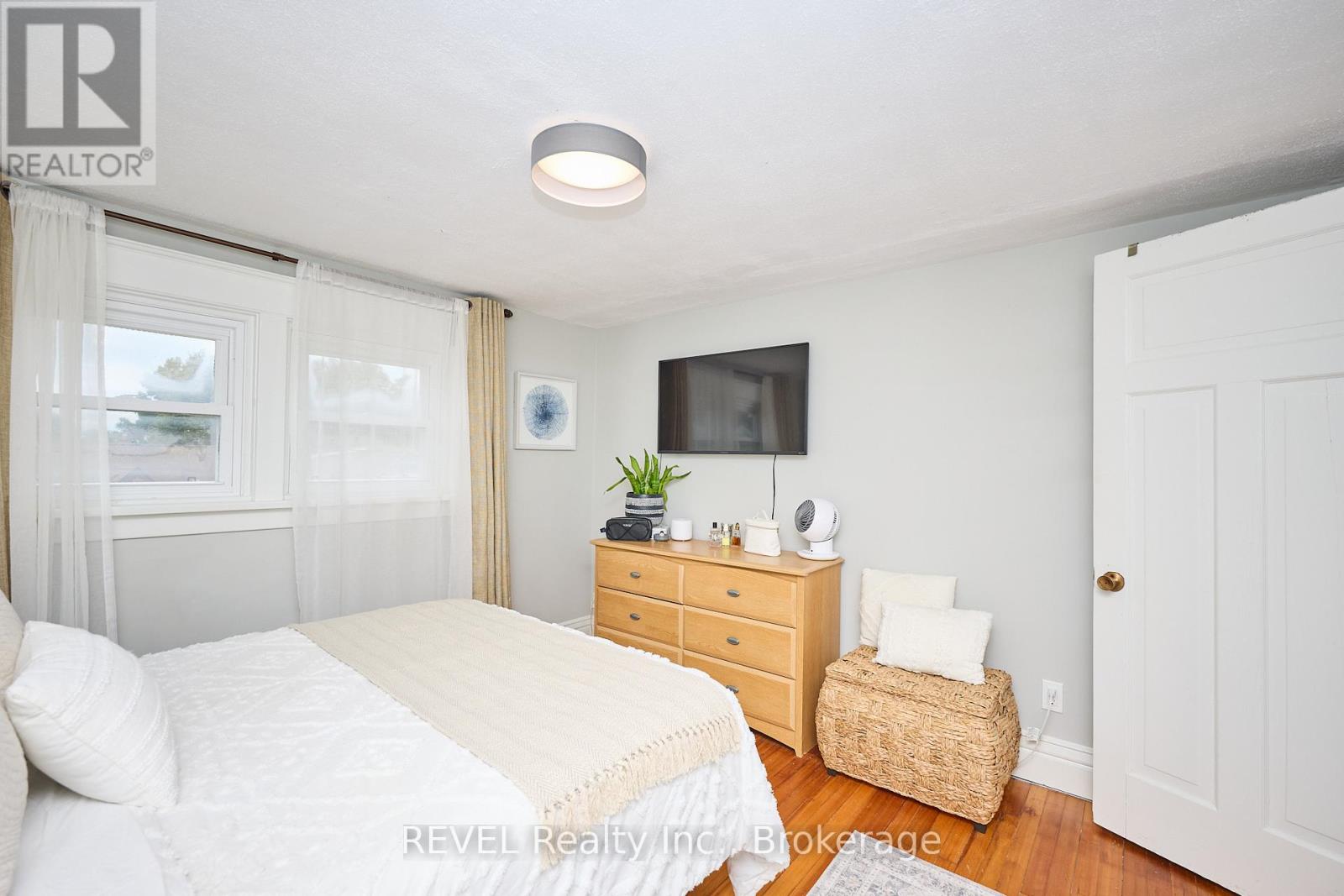 5849 Symmes Street, Niagara Falls, Ontario  L2G 2G4 - Photo 29 - X12406816