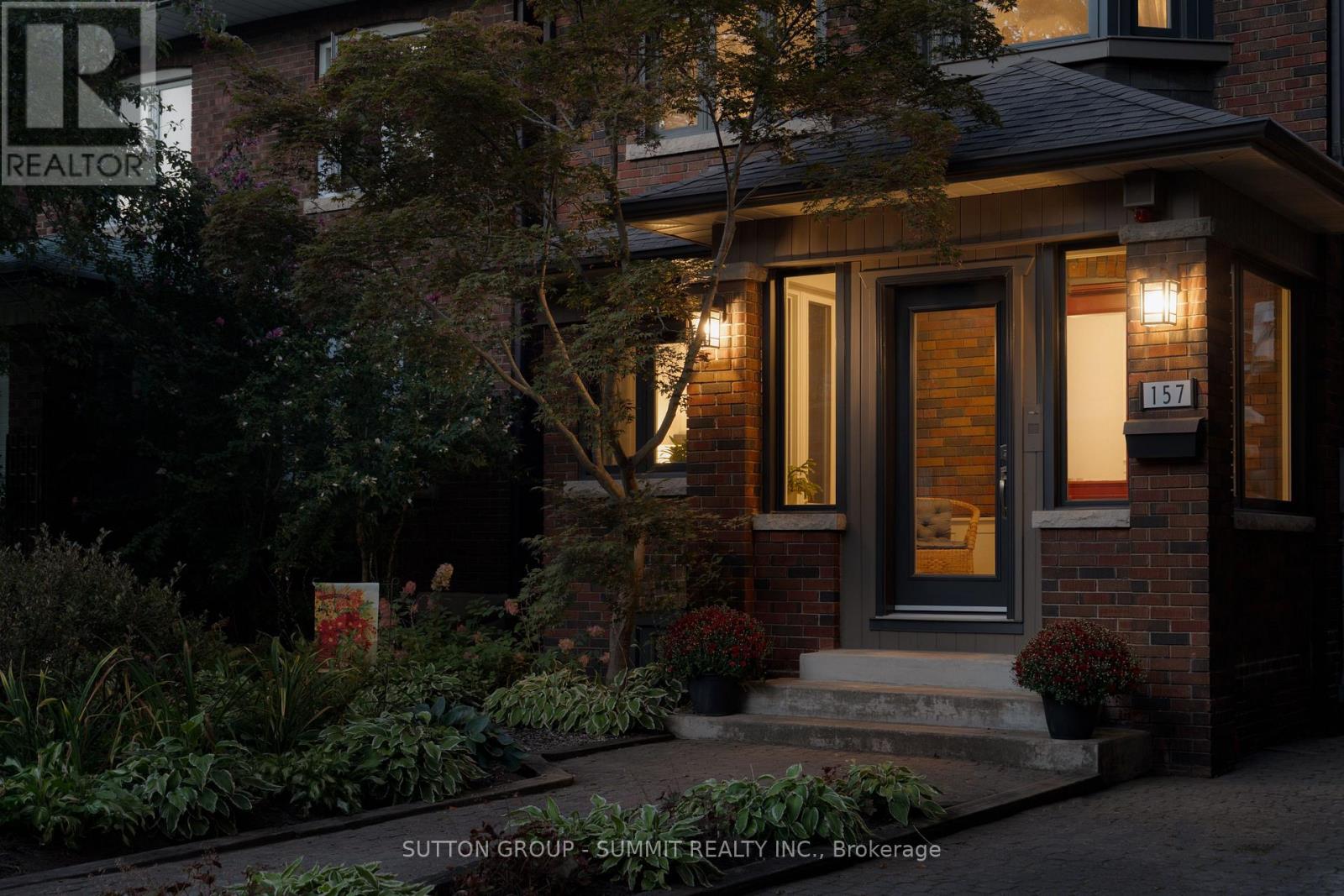 157 Humbercrest Boulevard, Toronto, Ontario  M6S 4L5 - Photo 2 - W12460164