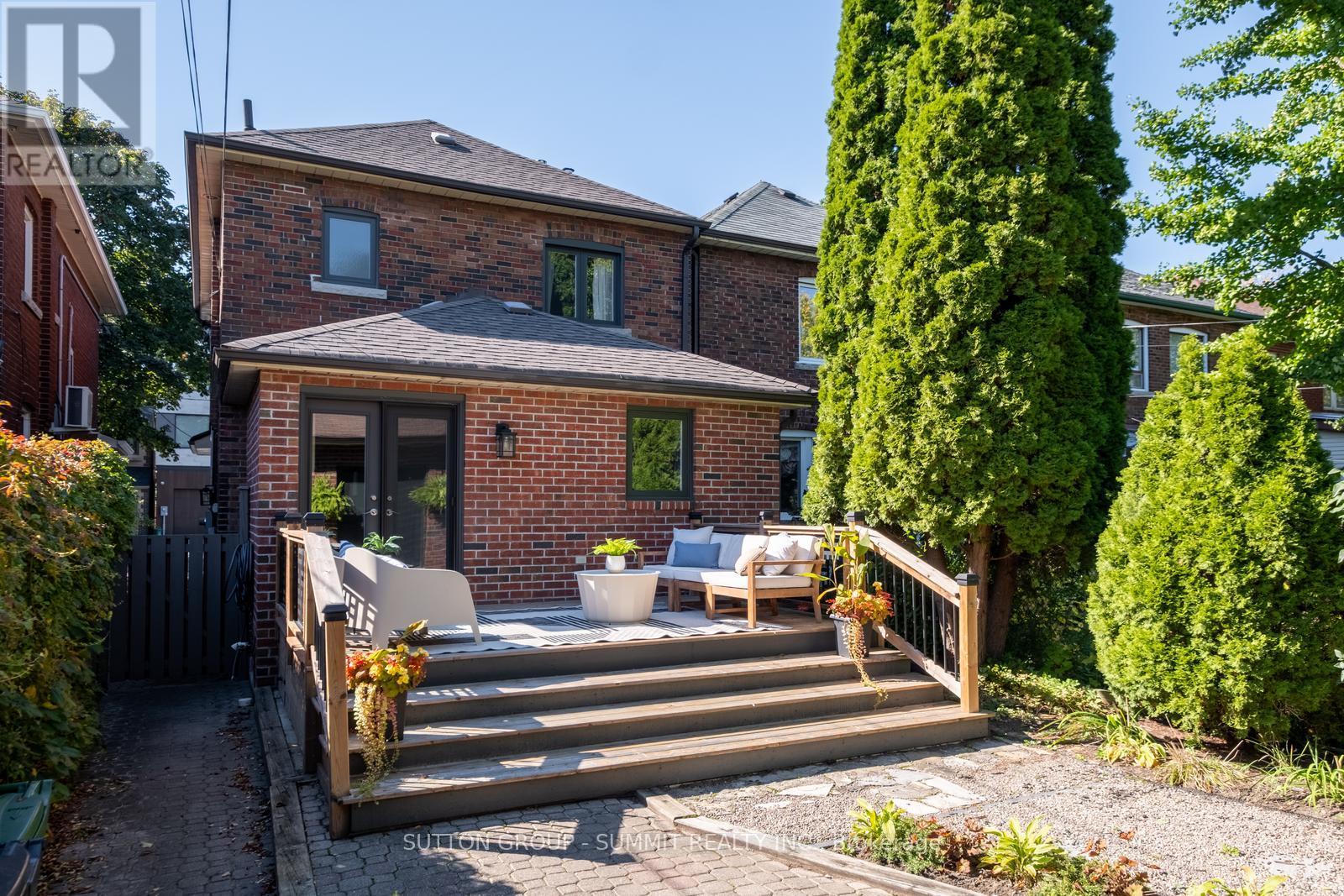 157 Humbercrest Boulevard, Toronto, Ontario  M6S 4L5 - Photo 24 - W12460164