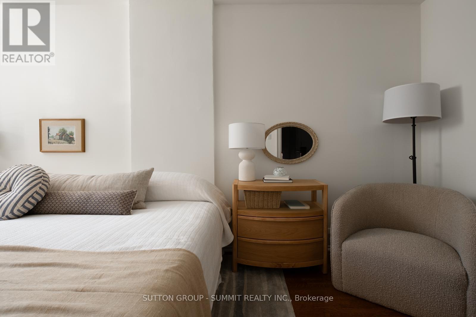 157 Humbercrest Boulevard, Toronto, Ontario  M6S 4L5 - Photo 30 - W12460164