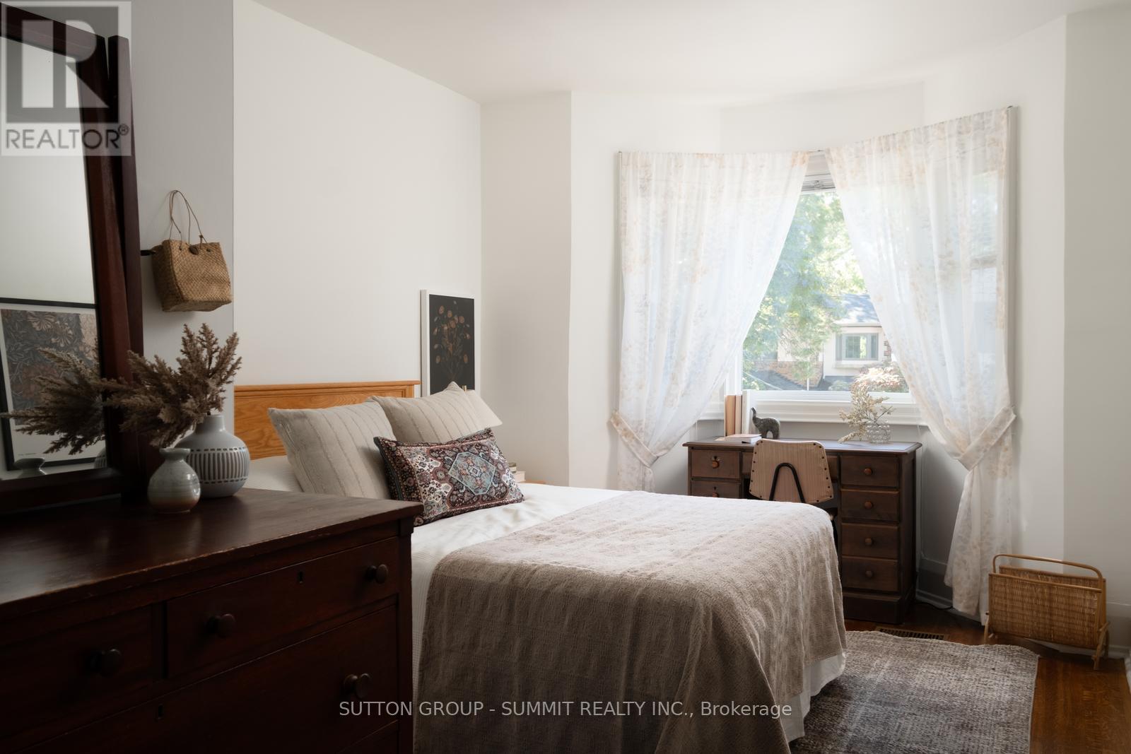 157 Humbercrest Boulevard, Toronto, Ontario  M6S 4L5 - Photo 32 - W12460164