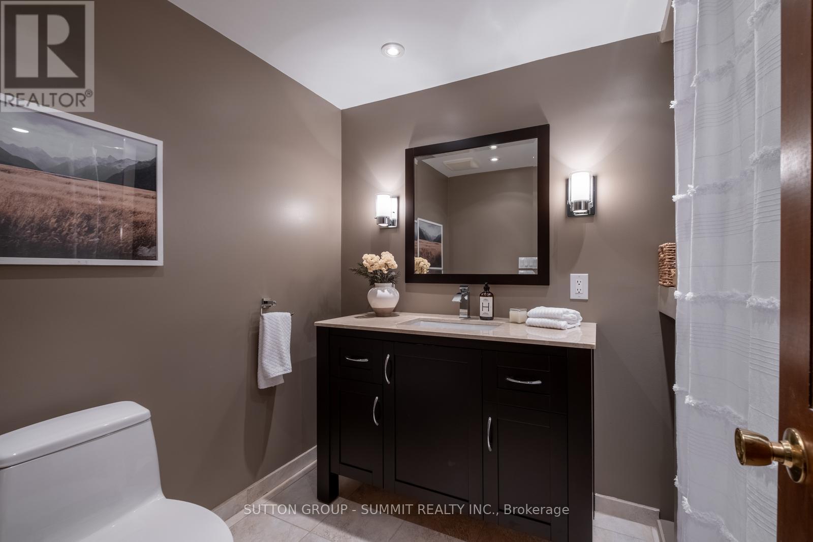 157 Humbercrest Boulevard, Toronto, Ontario  M6S 4L5 - Photo 43 - W12460164