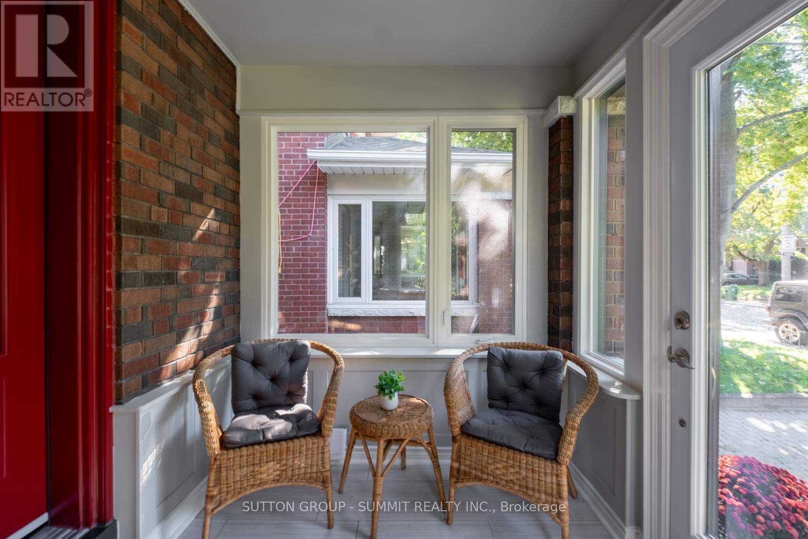 157 Humbercrest Boulevard, Toronto, Ontario  M6S 4L5 - Photo 6 - W12460164