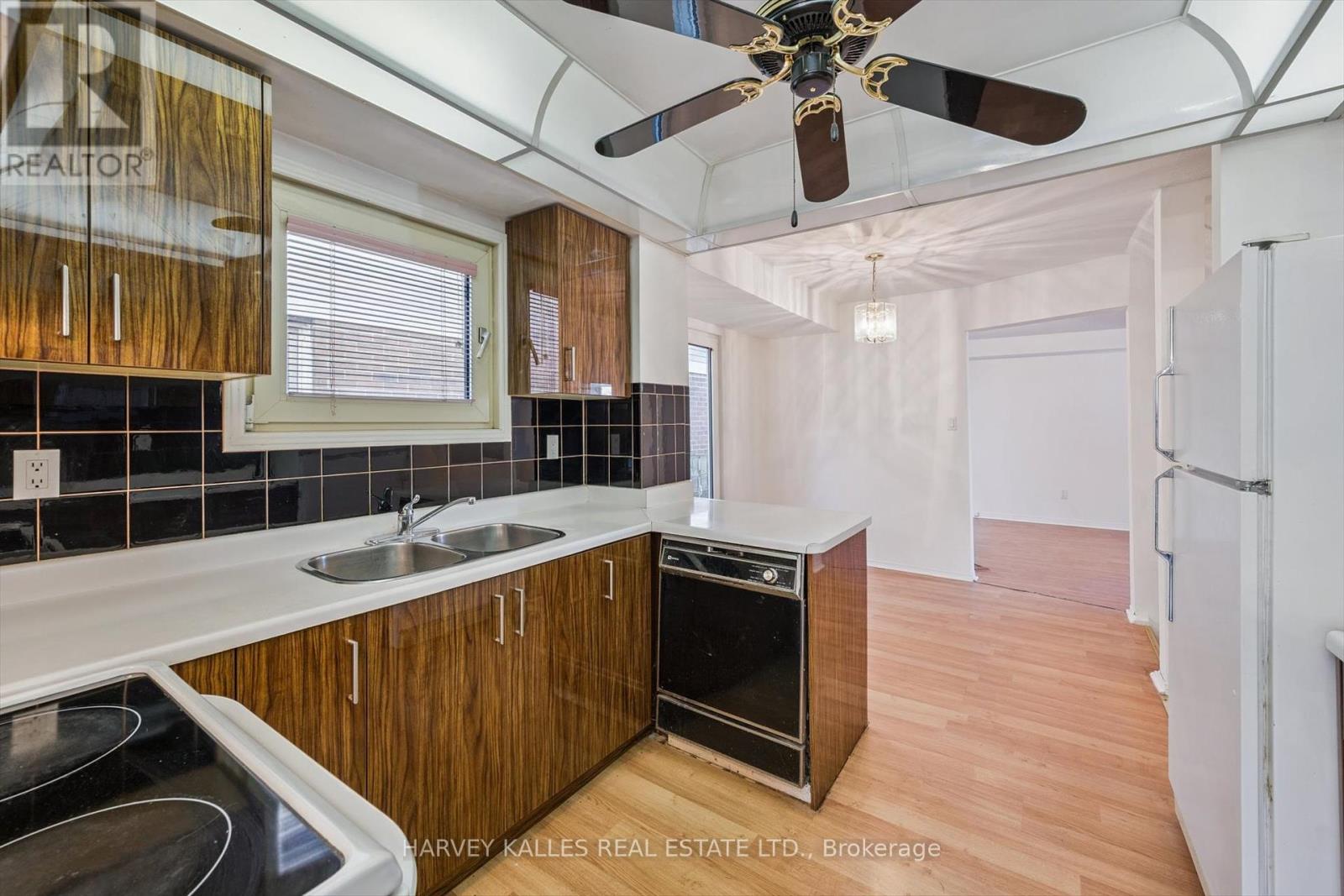 3932 Rushton Crescent, Mississauga, Ontario  L5L 4H8 - Photo 12 - W12460171