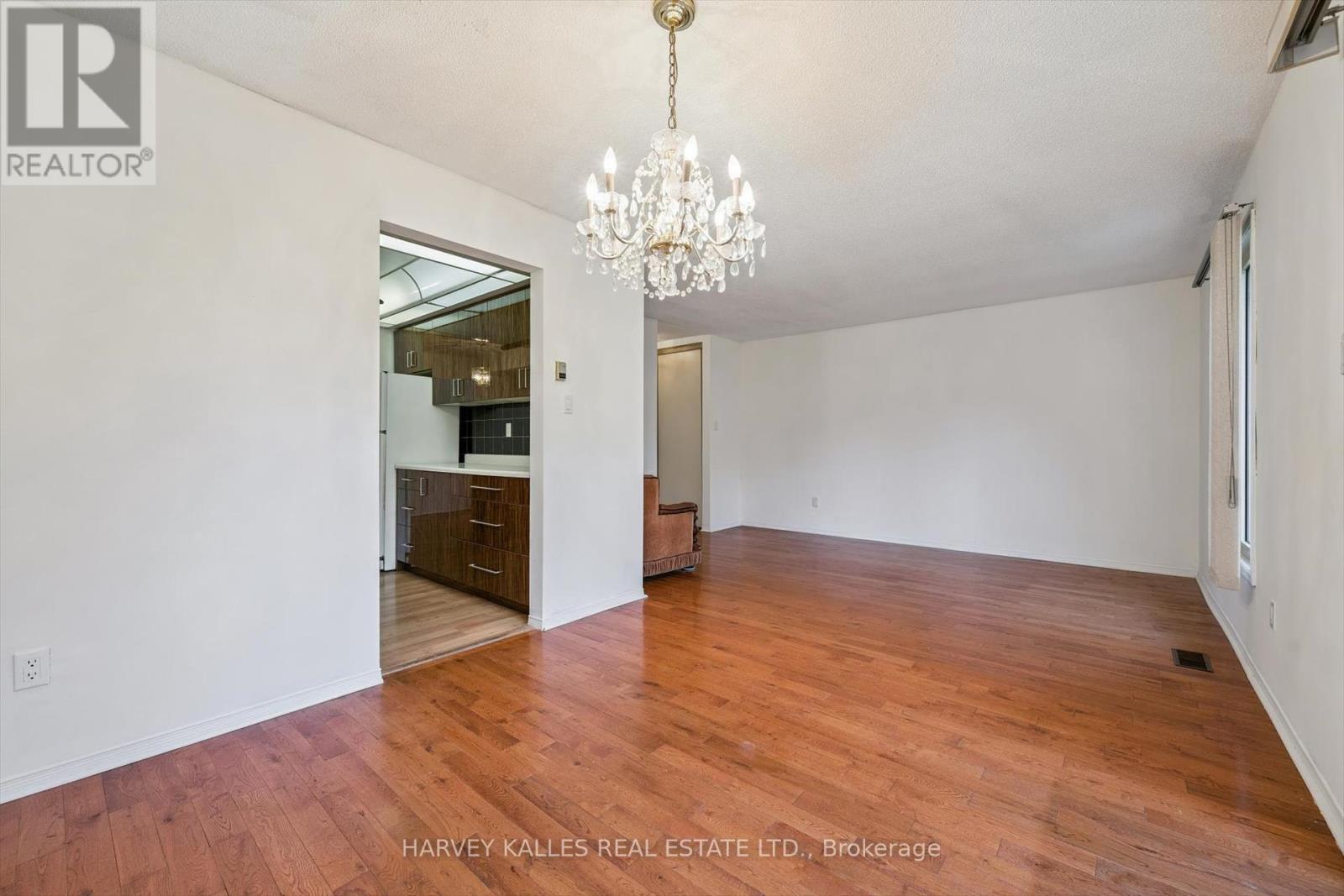 3932 Rushton Crescent, Mississauga, Ontario  L5L 4H8 - Photo 14 - W12460171