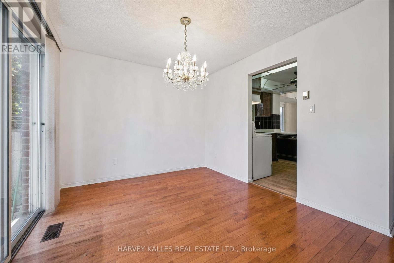 3932 Rushton Crescent, Mississauga, Ontario  L5L 4H8 - Photo 15 - W12460171