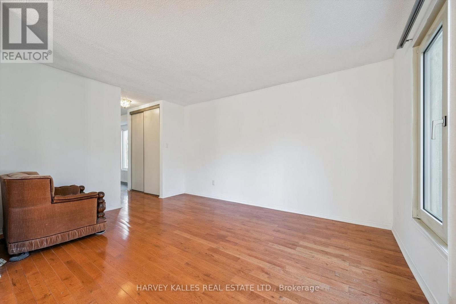 3932 Rushton Crescent, Mississauga, Ontario  L5L 4H8 - Photo 16 - W12460171