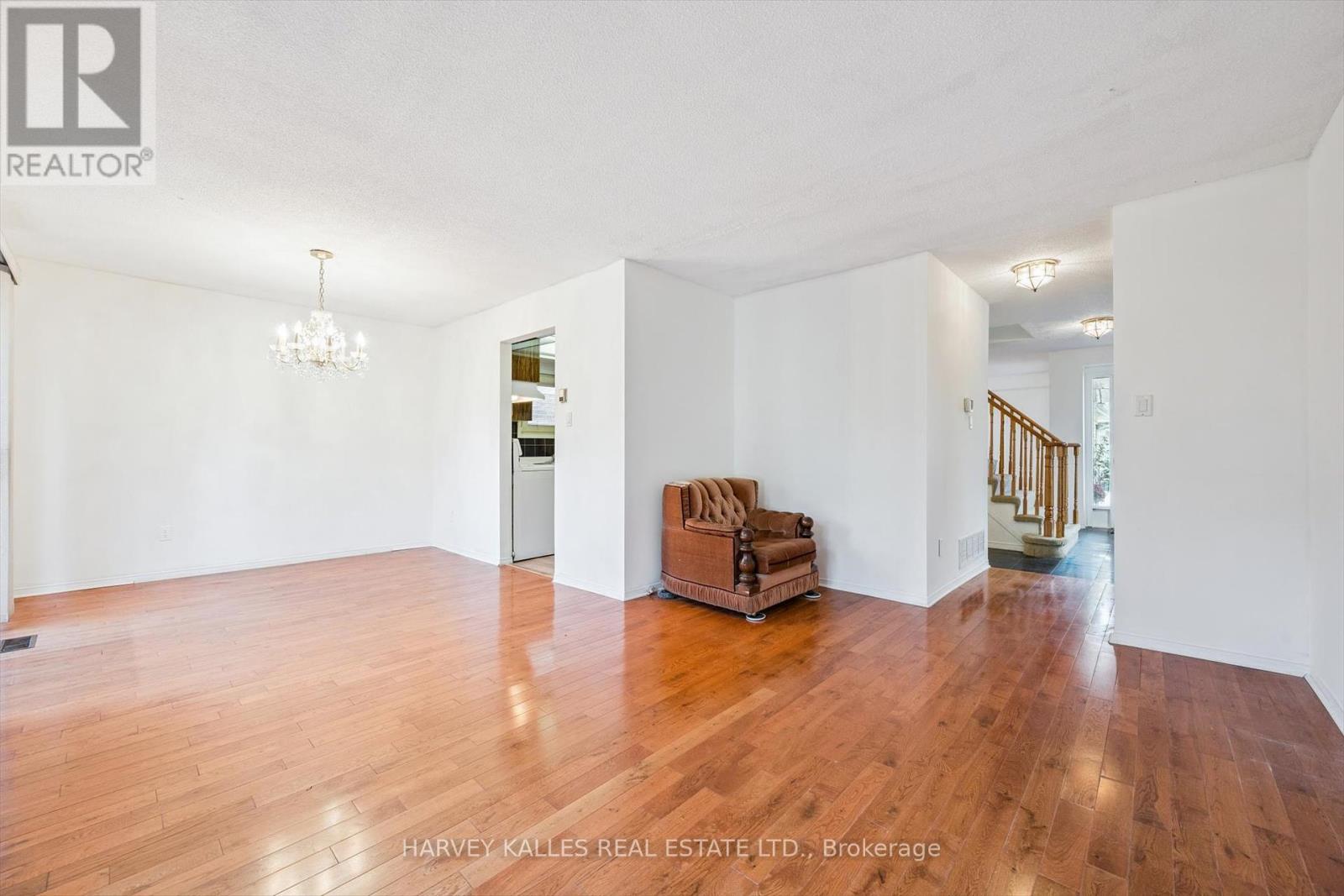 3932 Rushton Crescent, Mississauga, Ontario  L5L 4H8 - Photo 17 - W12460171