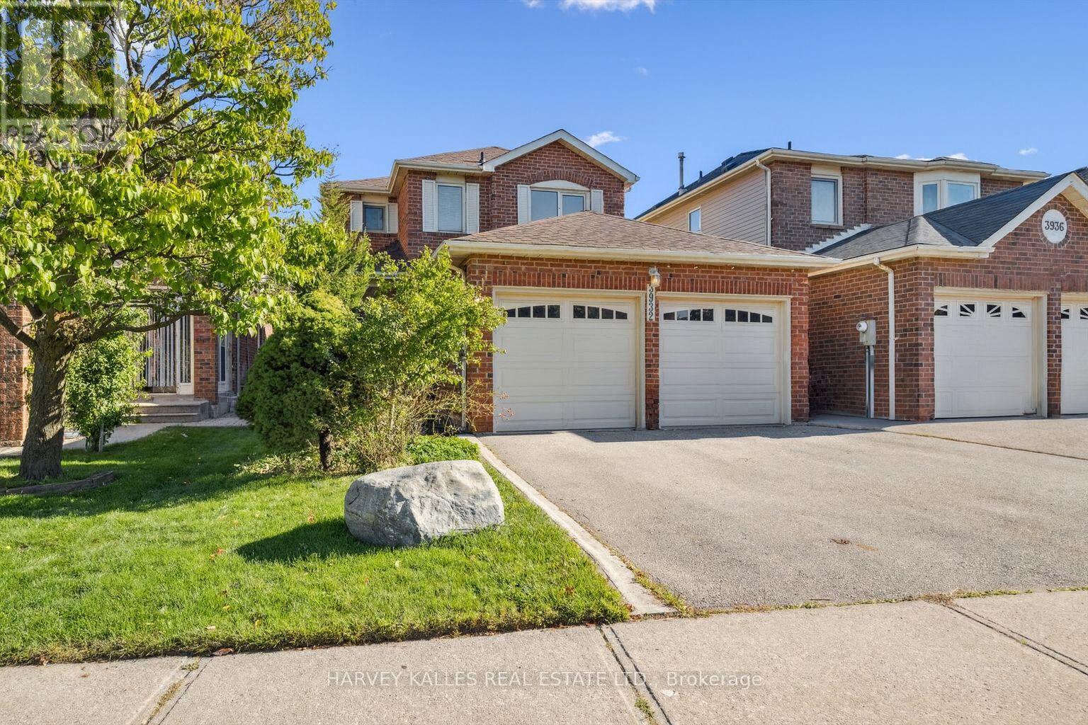 3932 Rushton Crescent, Mississauga, Ontario  L5L 4H8 - Photo 2 - W12460171
