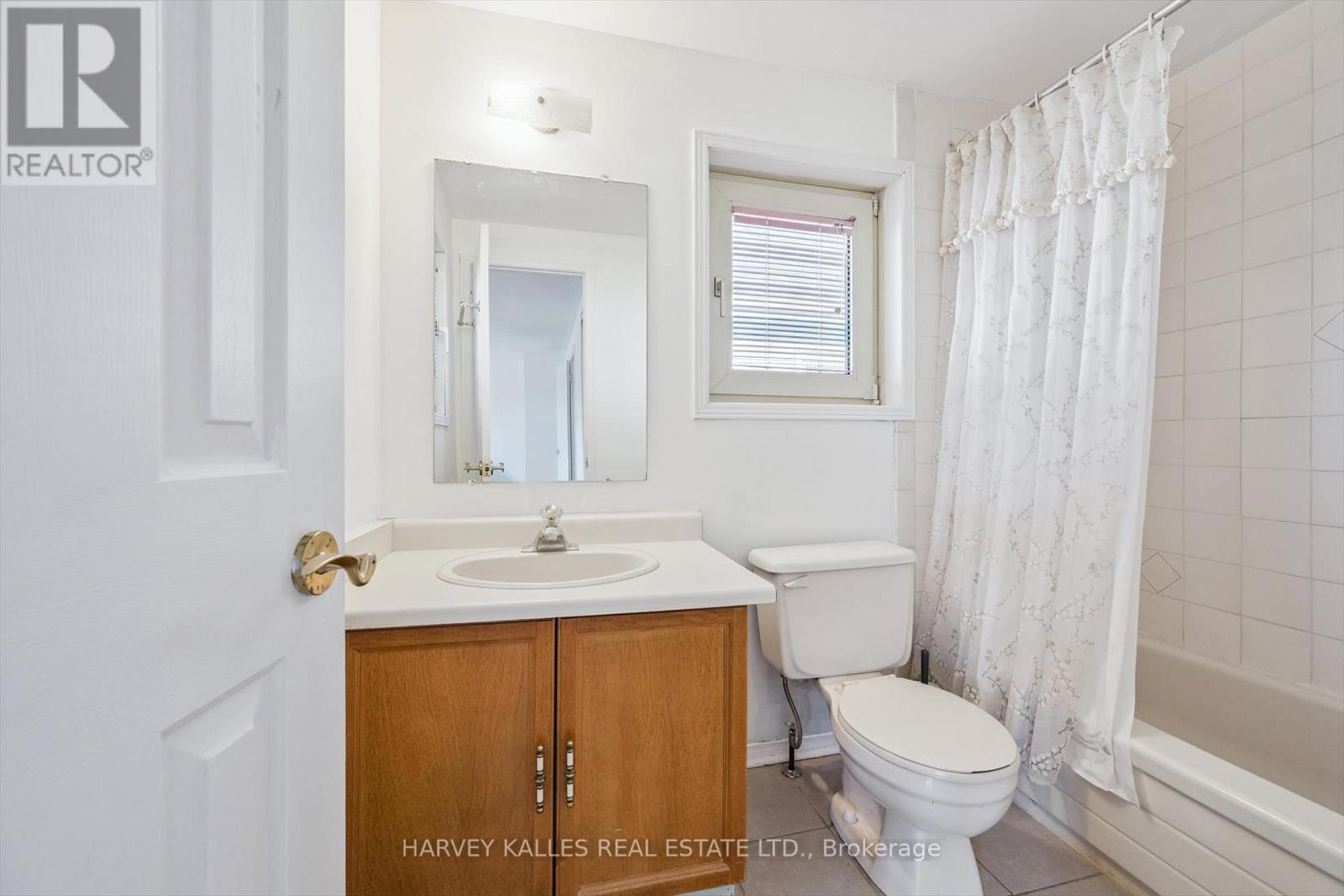 3932 Rushton Crescent, Mississauga, Ontario  L5L 4H8 - Photo 23 - W12460171