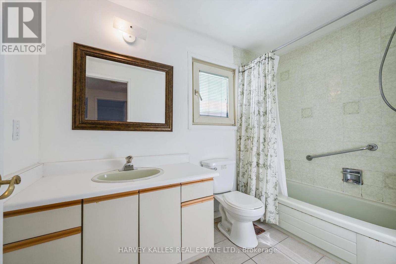 3932 Rushton Crescent, Mississauga, Ontario  L5L 4H8 - Photo 28 - W12460171
