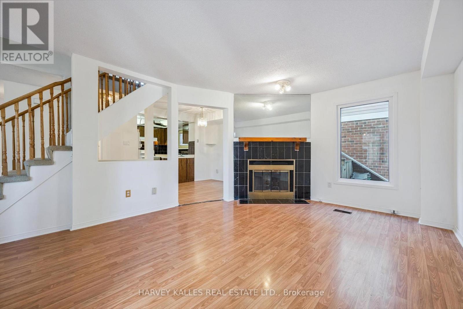 3932 Rushton Crescent, Mississauga, Ontario  L5L 4H8 - Photo 6 - W12460171