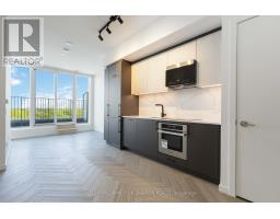 818 - 689 THE QUEENSWAY STREET, Toronto, Ontario