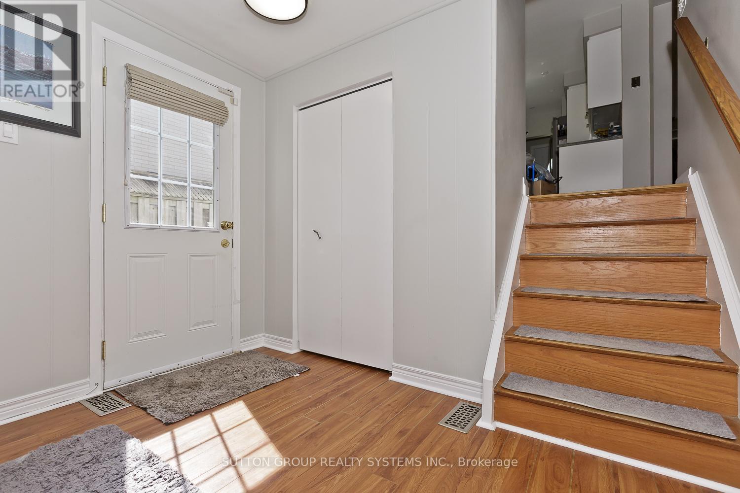 1535 Thetford Court, Mississauga, Ontario  L5J 3N2 - Photo 11 - W12460177