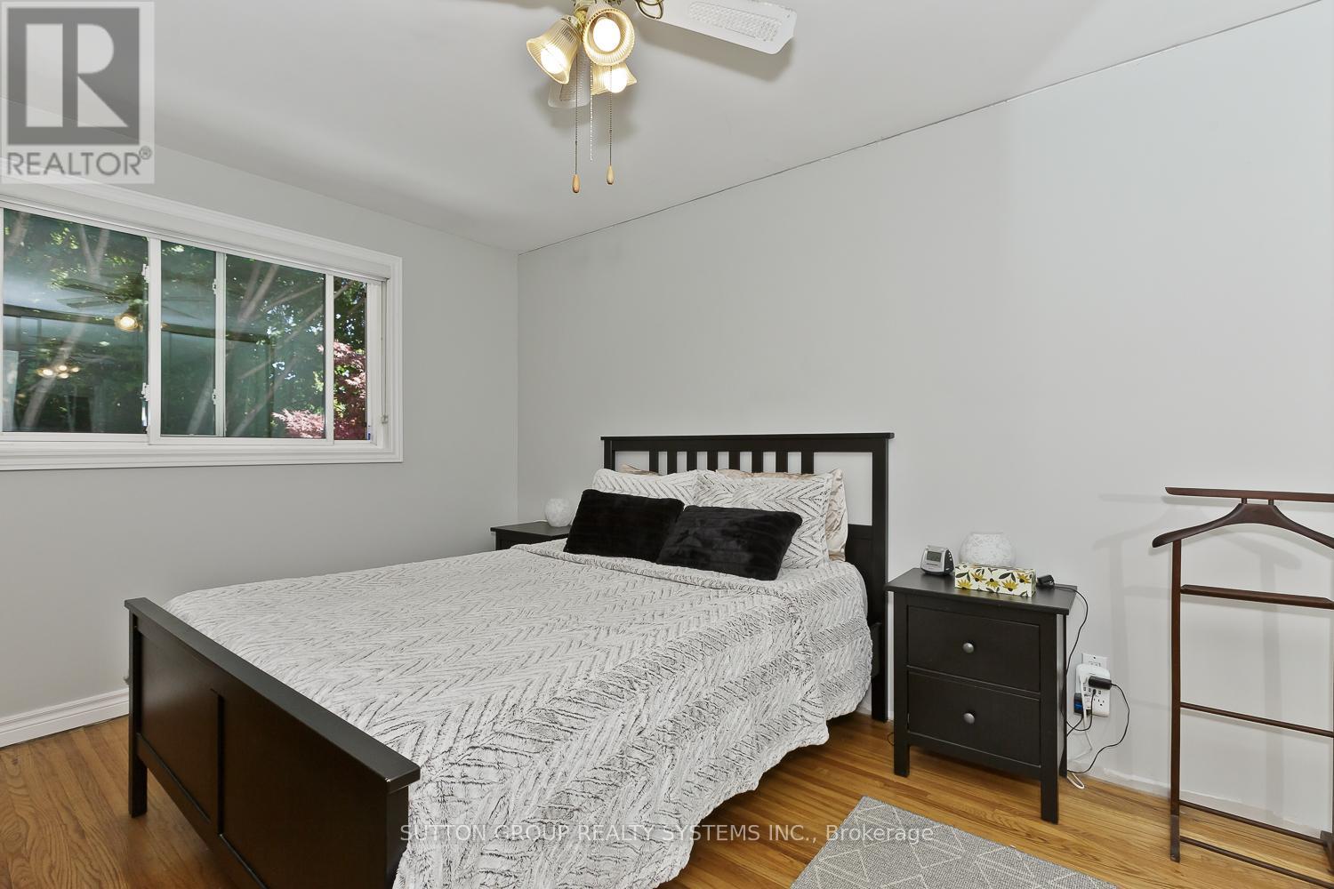 1535 Thetford Court, Mississauga, Ontario  L5J 3N2 - Photo 16 - W12460177