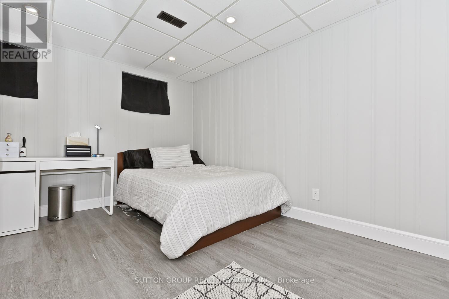 1535 Thetford Court, Mississauga, Ontario  L5J 3N2 - Photo 18 - W12460177