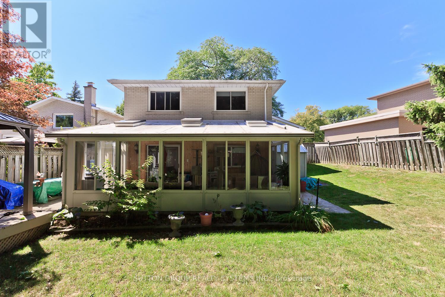 1535 Thetford Court, Mississauga, Ontario  L5J 3N2 - Photo 21 - W12460177