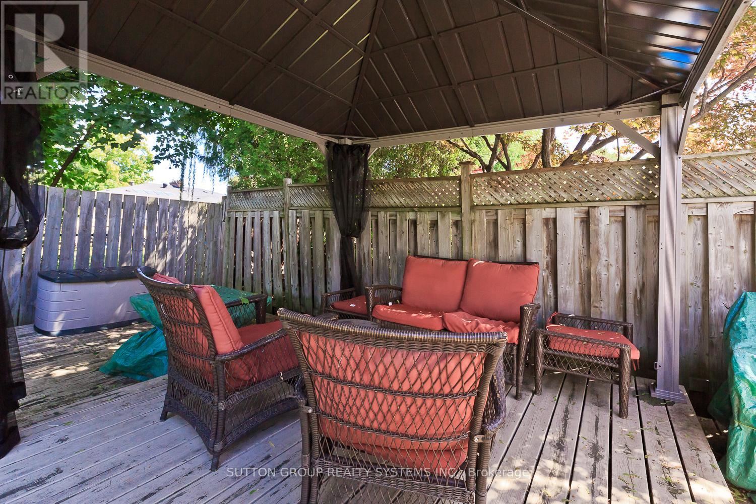 1535 Thetford Court, Mississauga, Ontario  L5J 3N2 - Photo 24 - W12460177
