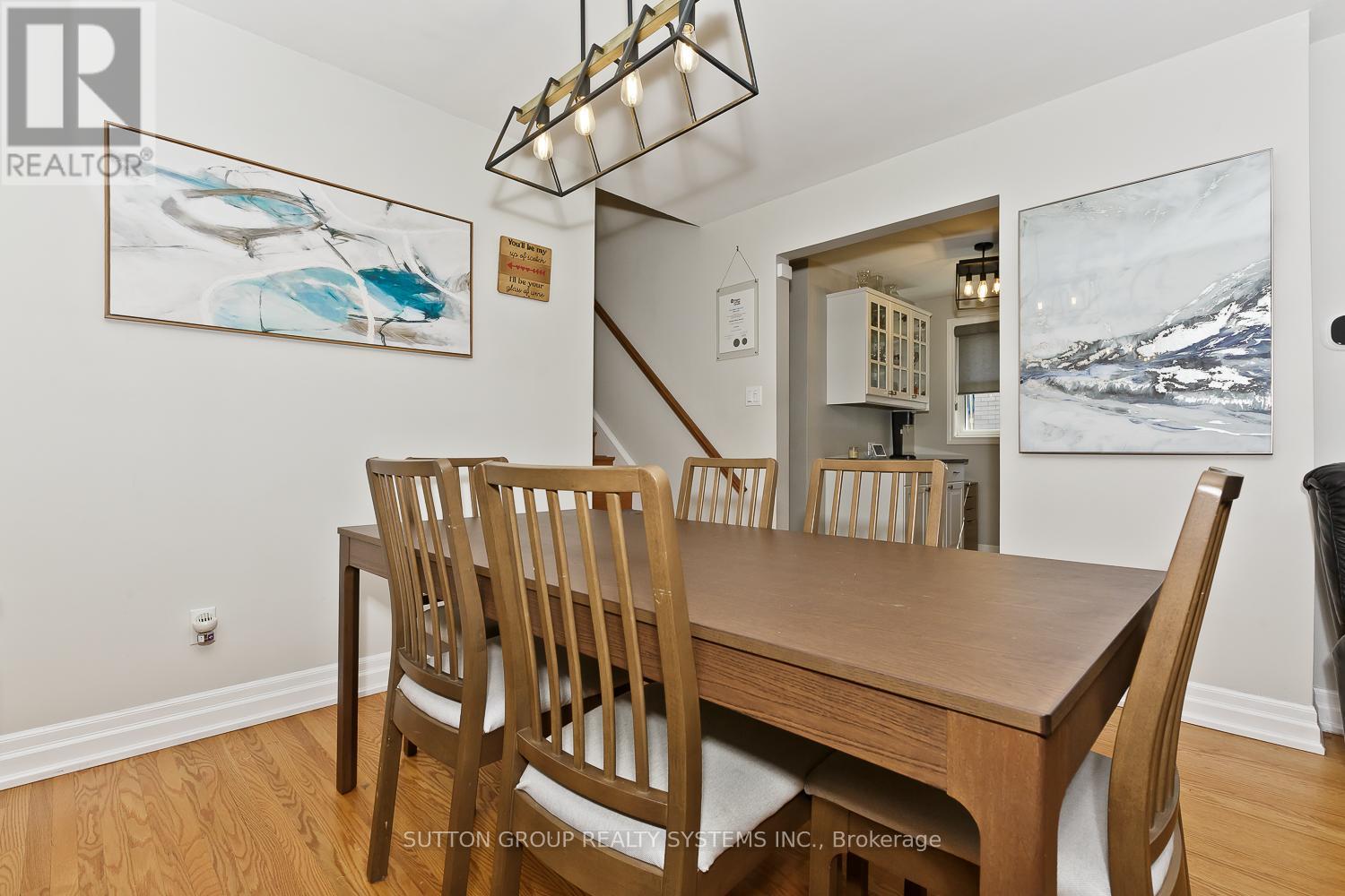 1535 Thetford Court, Mississauga, Ontario  L5J 3N2 - Photo 3 - W12460177