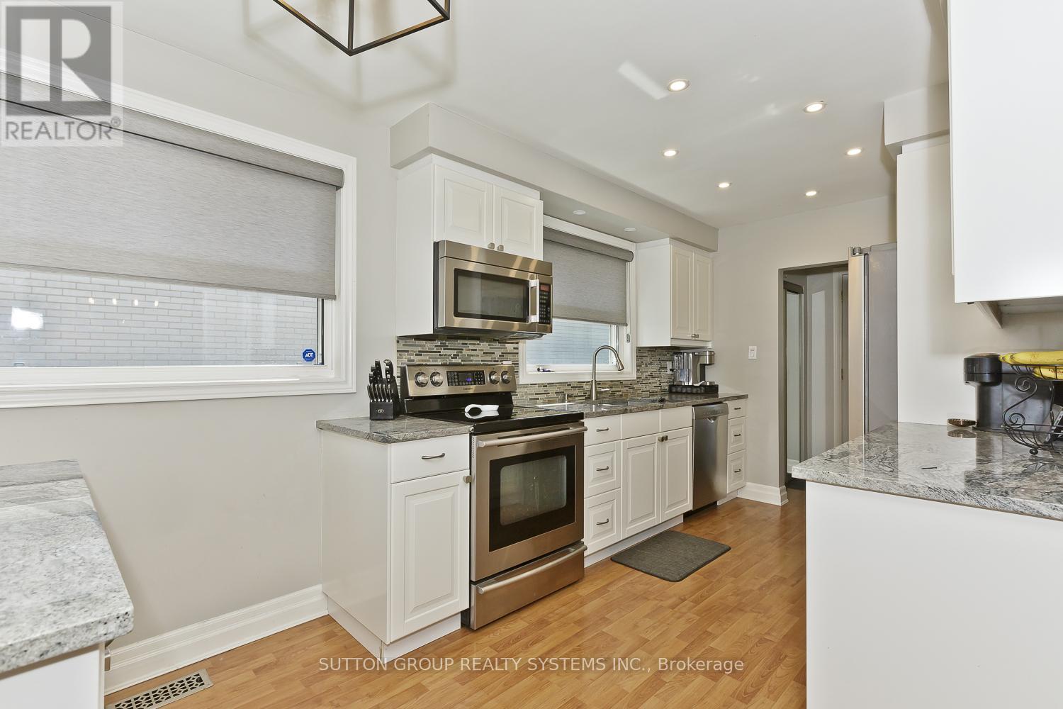 1535 Thetford Court, Mississauga, Ontario  L5J 3N2 - Photo 6 - W12460177