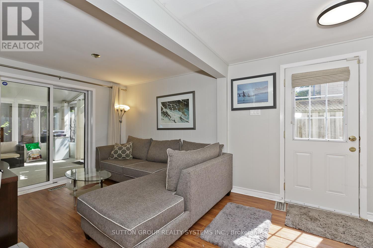 1535 Thetford Court, Mississauga, Ontario  L5J 3N2 - Photo 9 - W12460177