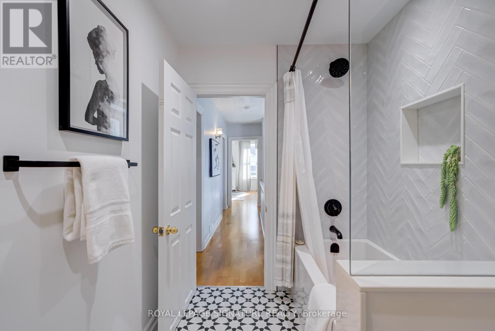 81 Fourth Street, Toronto, Ontario  M8V 2Y4 - Photo 21 - W12460201