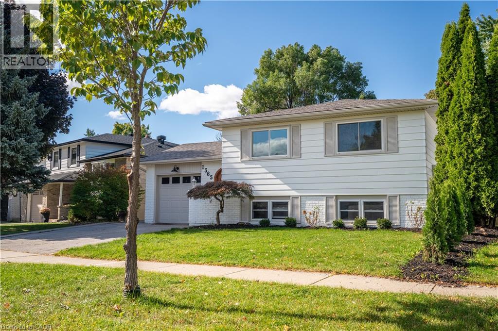 1365 Janina Boulevard, Burlington, Ontario  L7P 1K5 - Photo 1 - 40778610