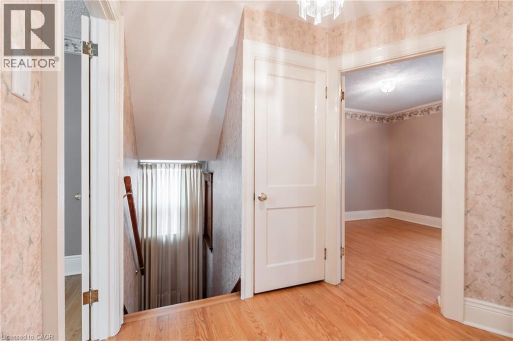 151 Arkell Street, Hamilton, Ontario  L8S 1N9 - Photo 12 - 40715686