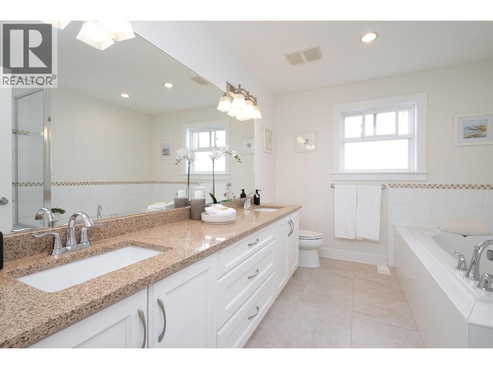 308 E 9th Street, North Vancouver, British Columbia  V7L 2B2 - Photo 16 - R3057829